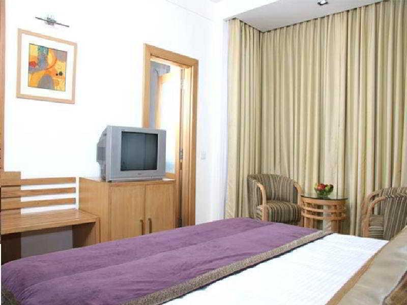 Dolphinn Delhi  Exterior foto