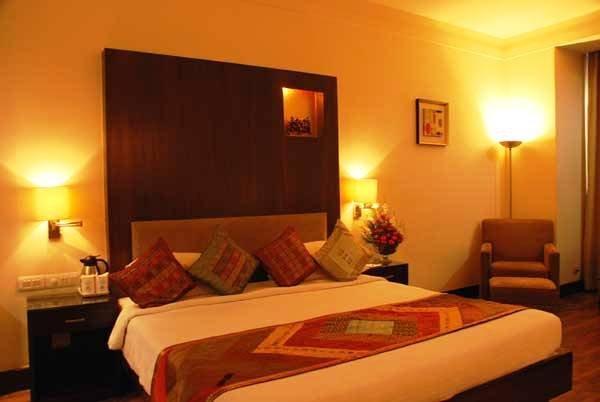 Dolphinn Delhi  Exterior foto